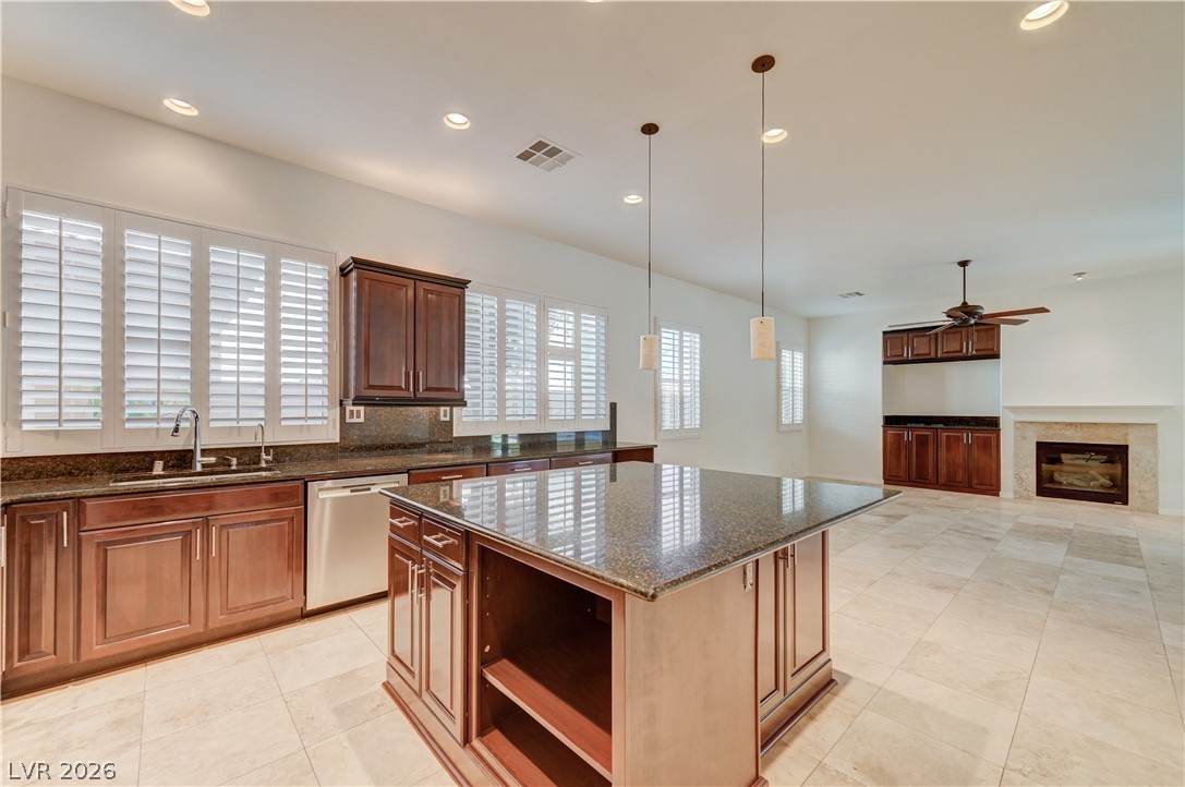 6641 Black Oaks Street Property Photo 8