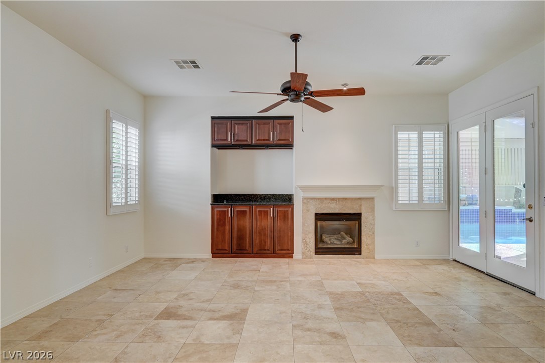6641 Black Oaks Street Property Photo 11