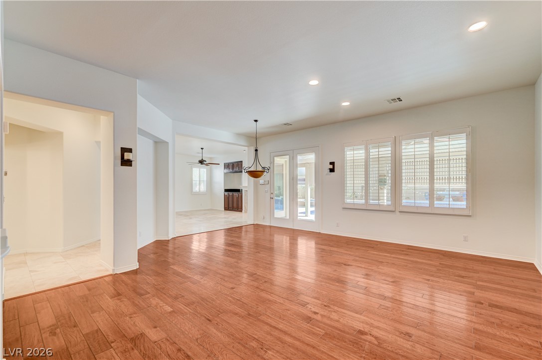 6641 Black Oaks Street Property Photo 14
