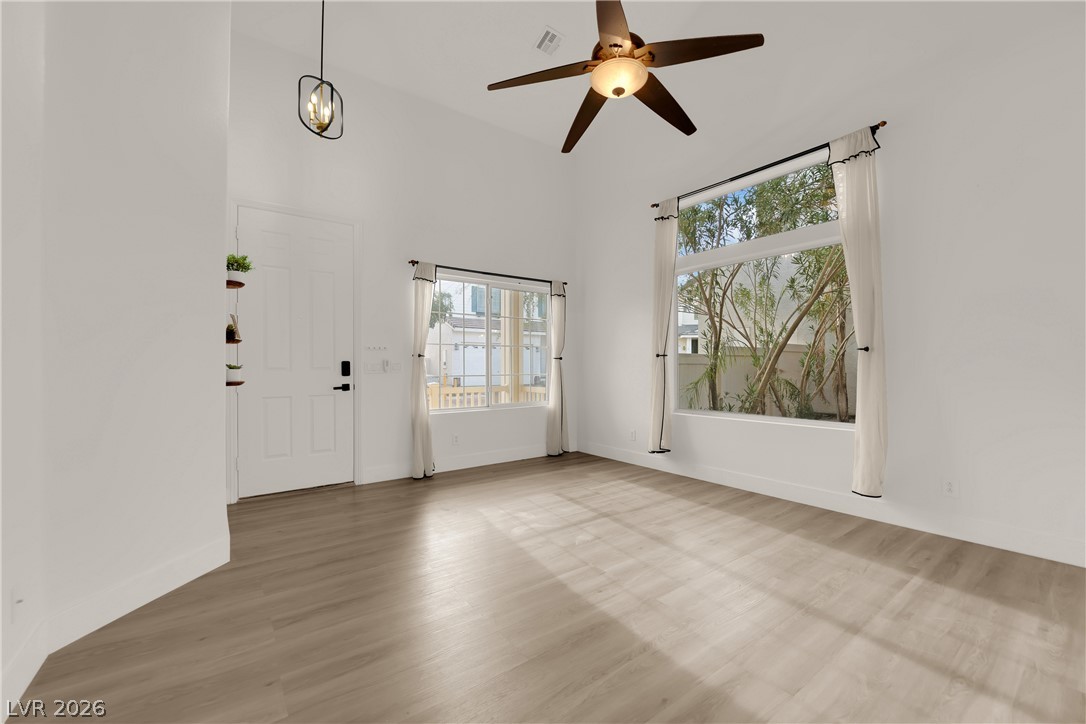 1529 Tillman Falls Avenue Property Photo 4