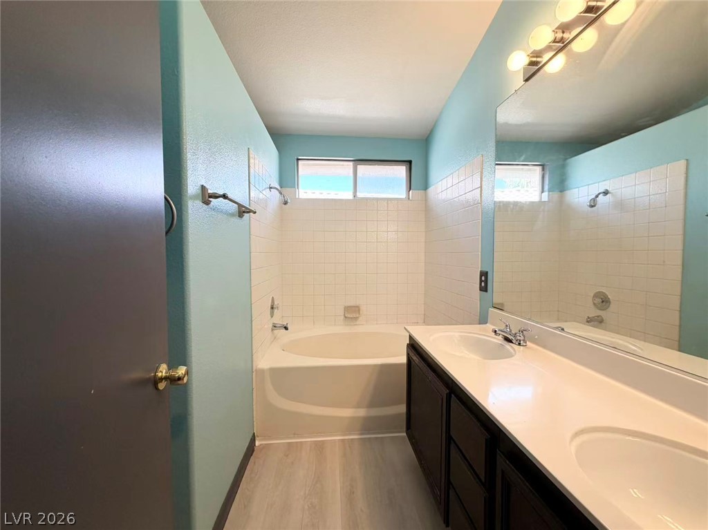 901 Golden Hawk Way Property Photo 14
