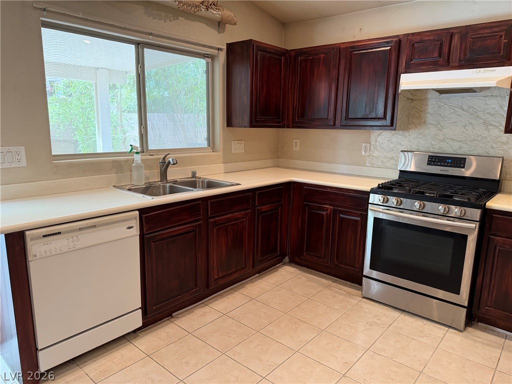 6113 Alderley Court Property Photo 12