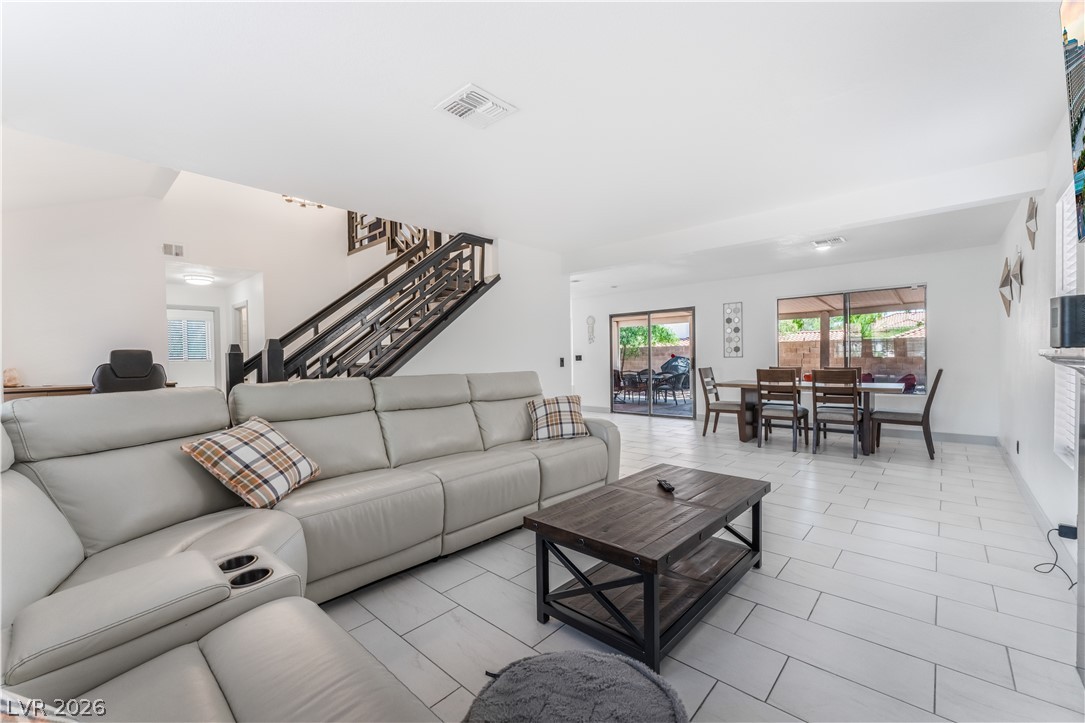 9005 Feather River Court Property Photo 7
