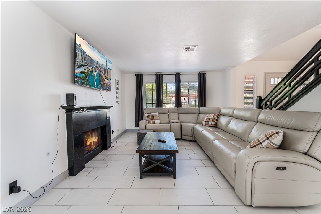 9005 Feather River Court Property Photo 8
