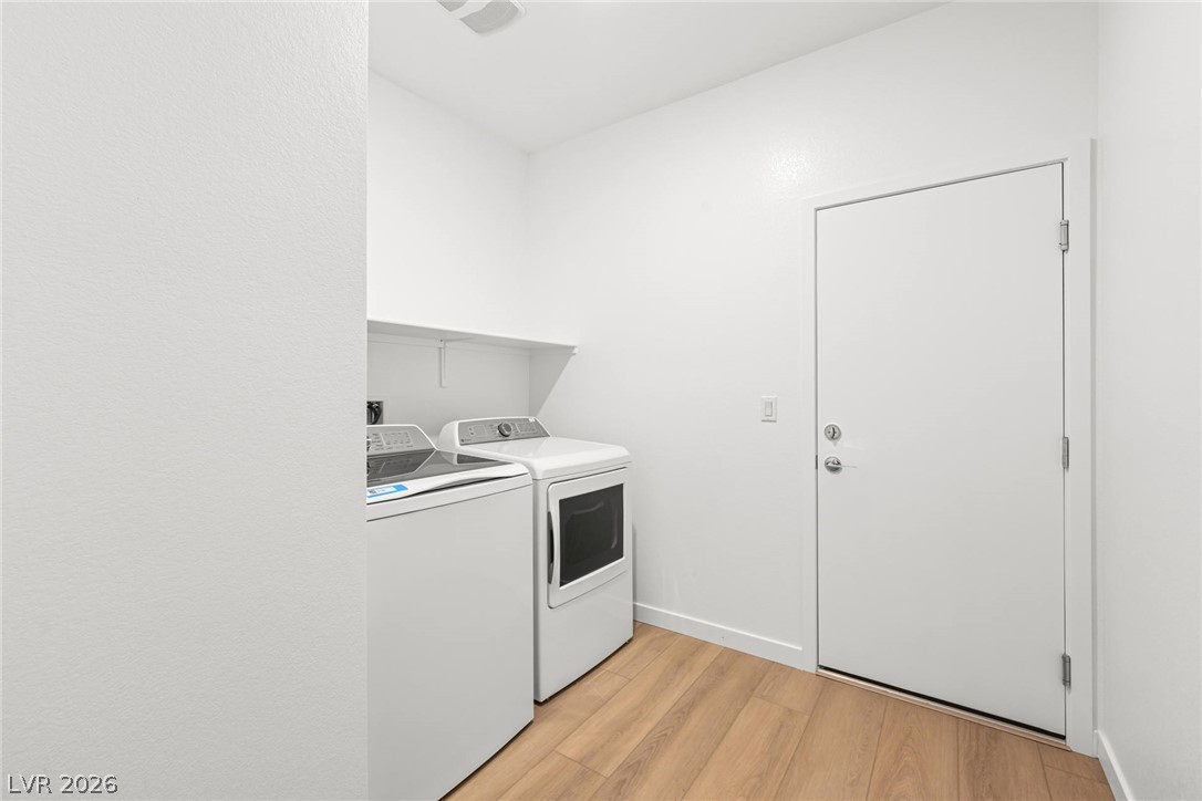 1409 Bianca Falls Drive Property Photo 19