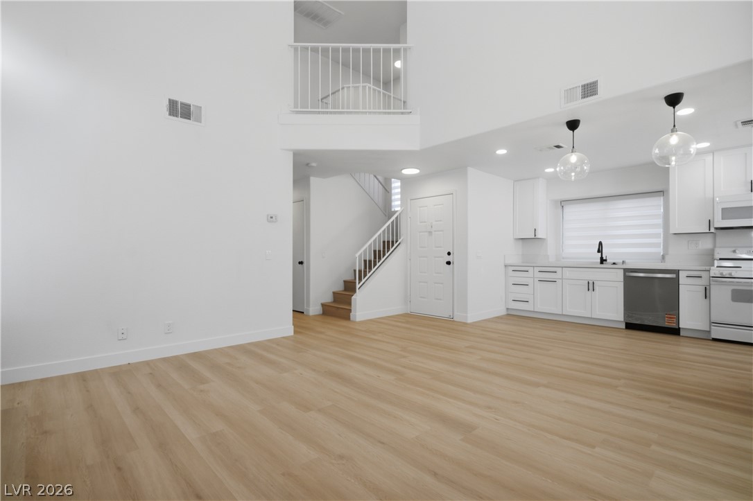 1447 Tiny Pebble Way Property Photo 2
