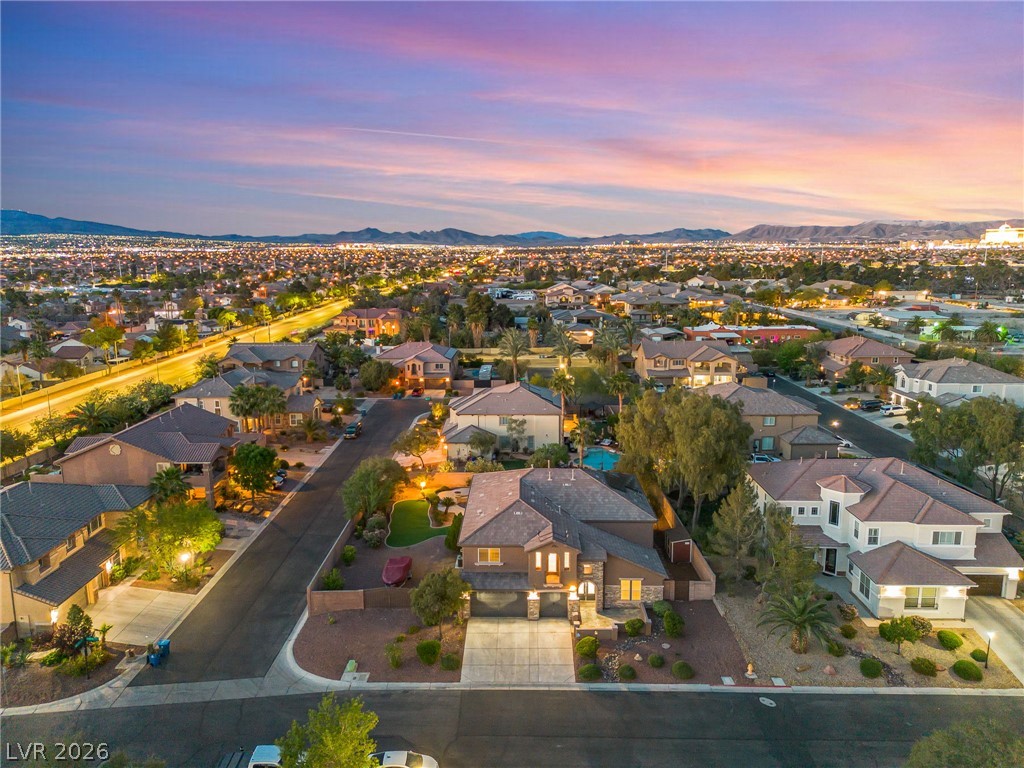 379 Autumn Hue Avenue Property Photo 3