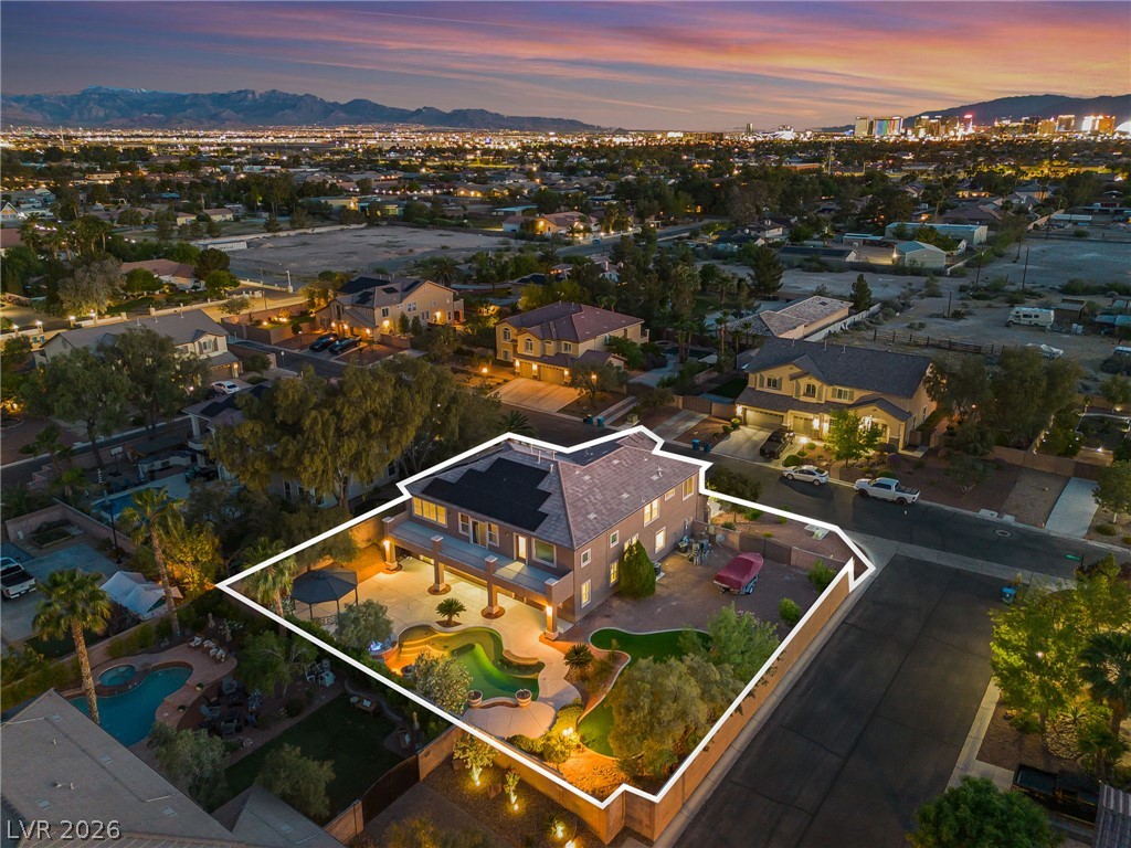 379 Autumn Hue Avenue Property Photo 4