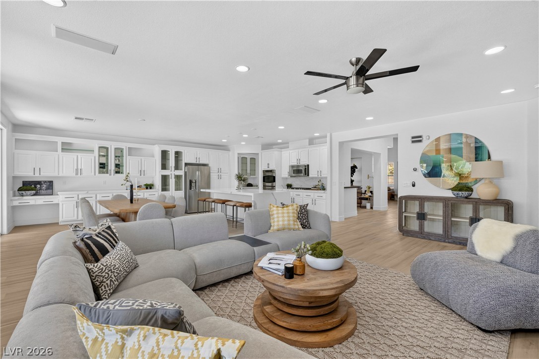 379 Autumn Hue Avenue Property Photo 13