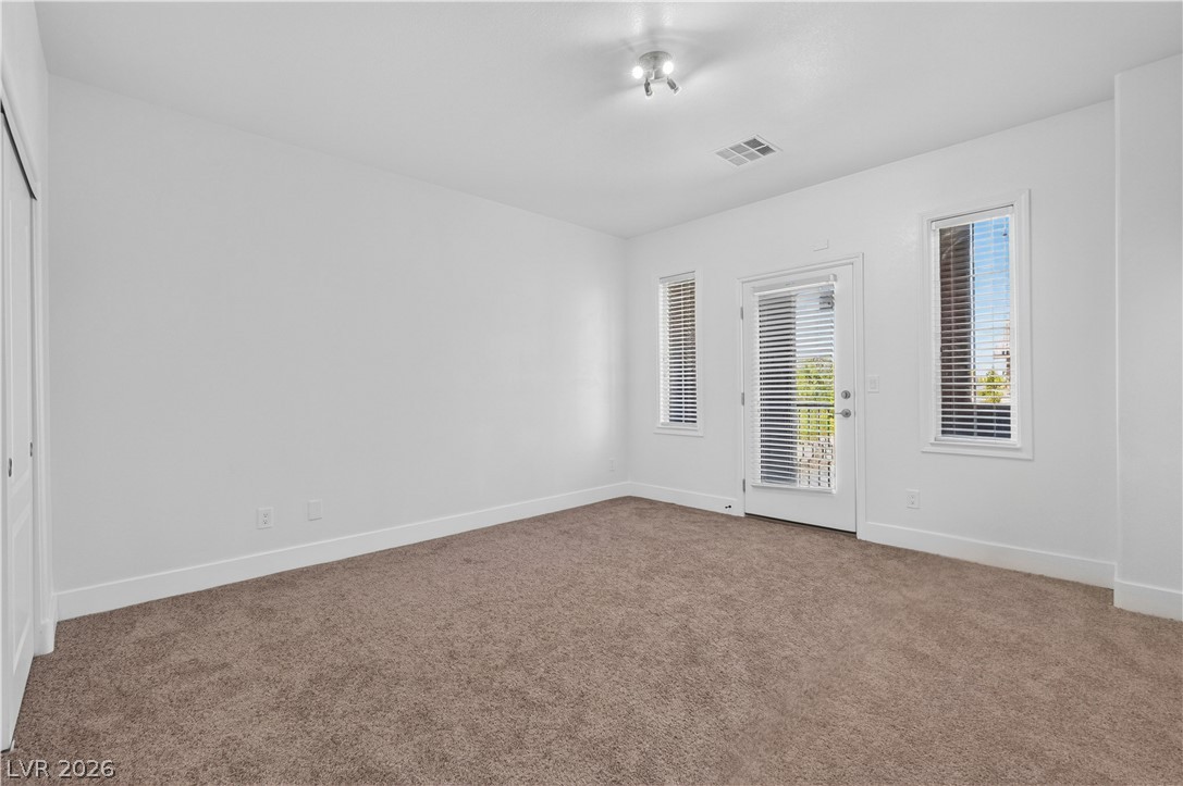 379 Autumn Hue Avenue Property Photo 32