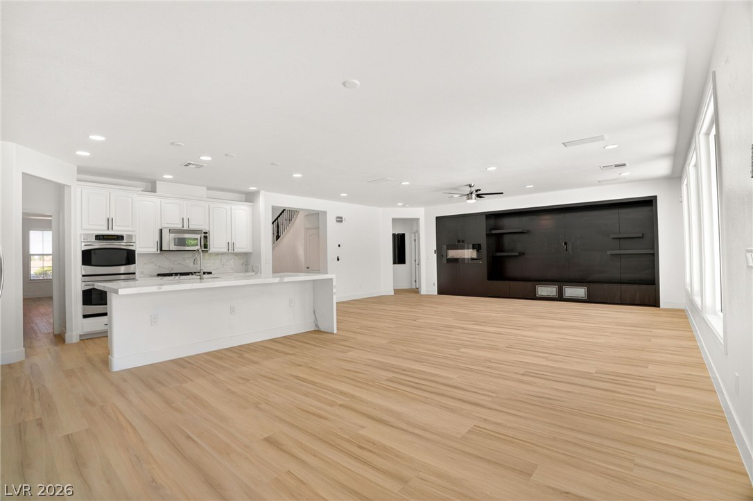 379 Autumn Hue Avenue Property Photo 34