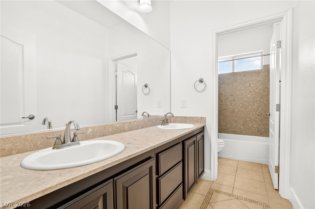 379 Autumn Hue Avenue Property Photo 63