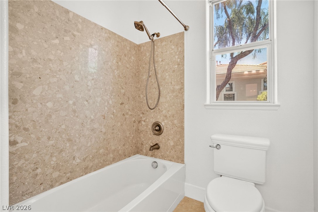 379 Autumn Hue Avenue Property Photo 68