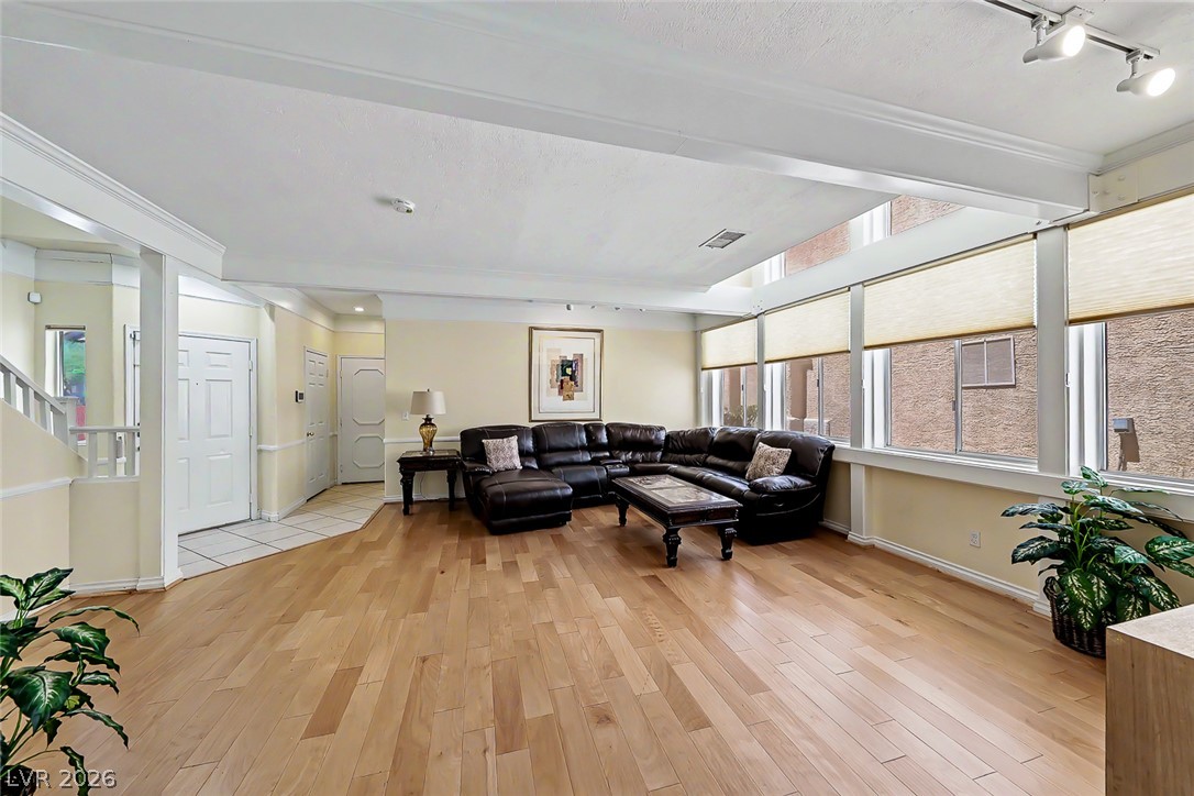 9594 Parvin Street Property Photo 8