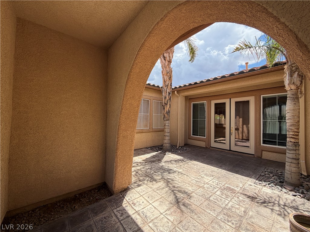 7185 Windy Peak Court Property Photo 2