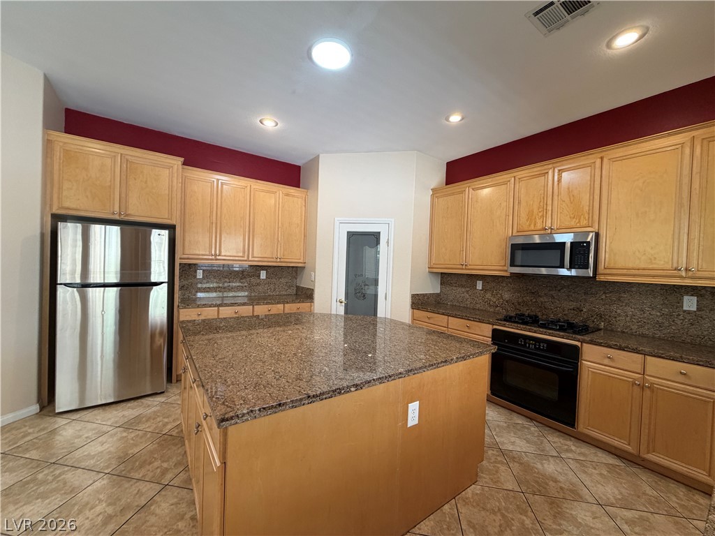 7185 Windy Peak Court Property Photo 10