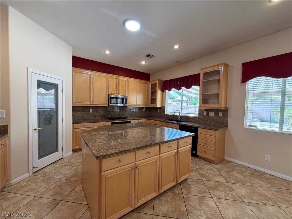 7185 Windy Peak Court Property Photo 11