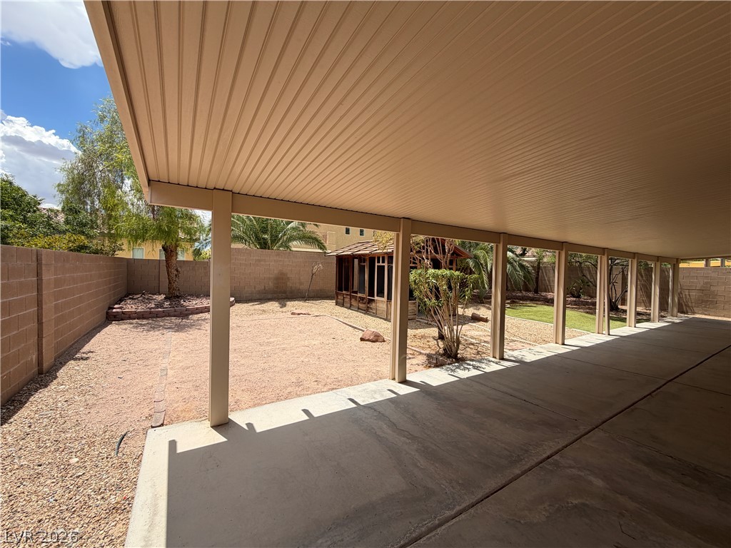 7185 Windy Peak Court Property Photo 16