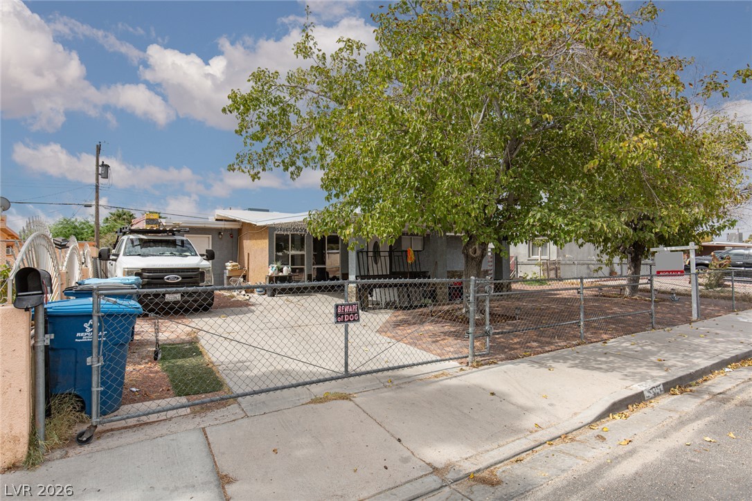 3216 Osage Avenue Property Photo 2