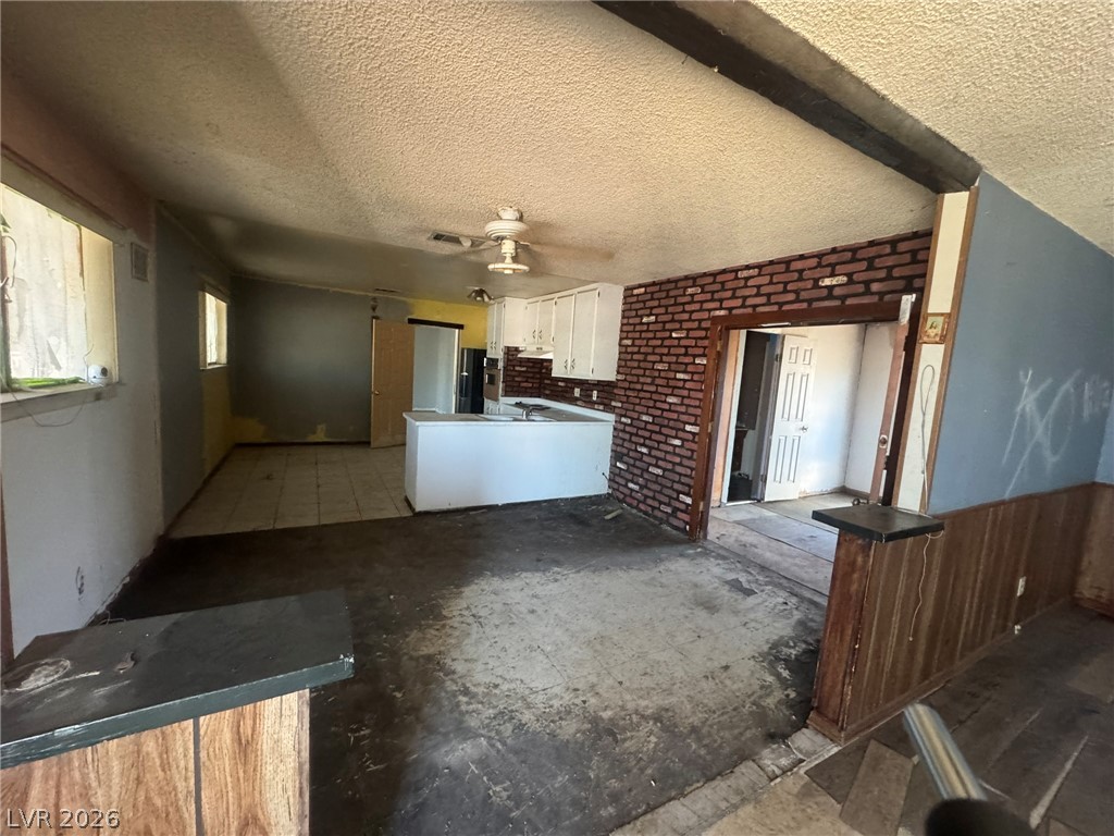 3001 Roseville Way Property Photo 10