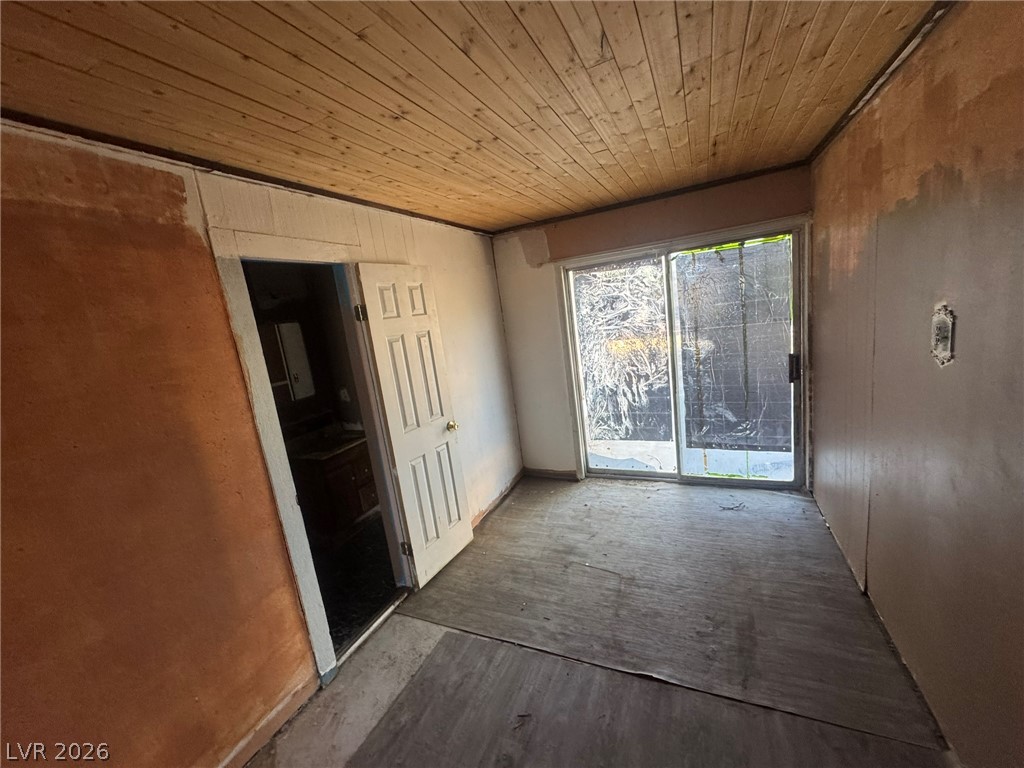 3001 Roseville Way Property Photo 12