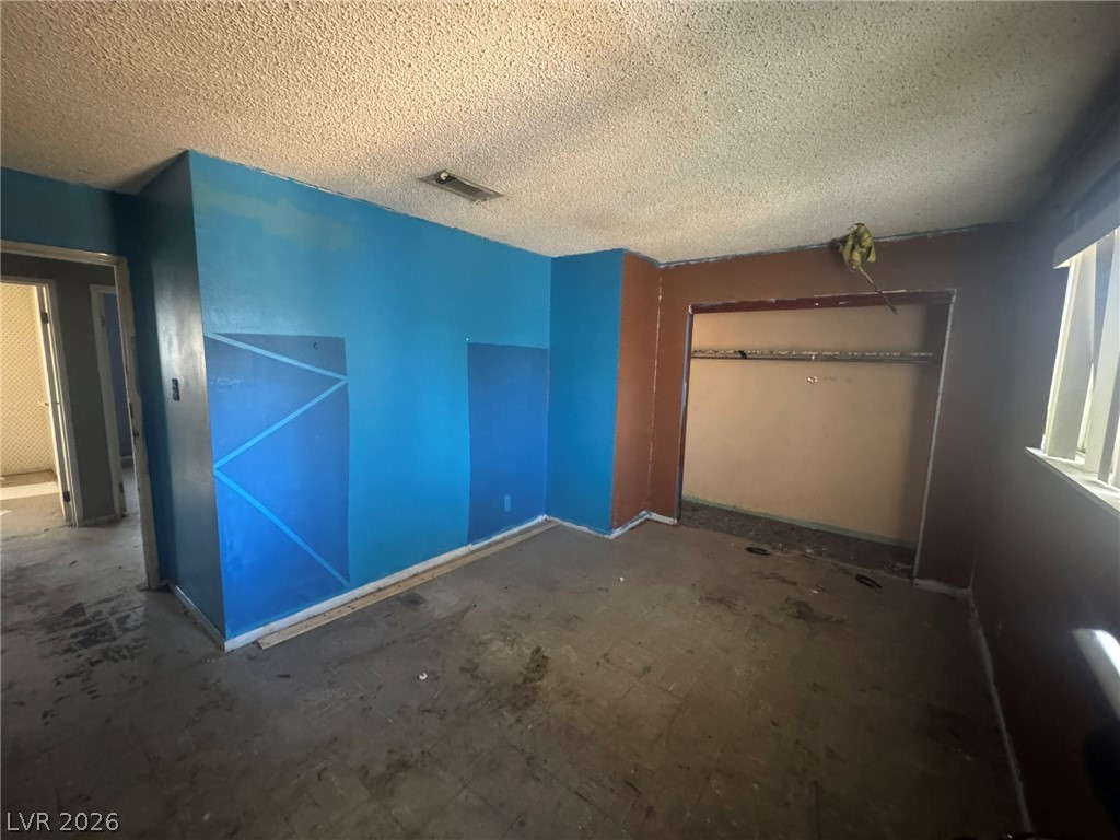 3001 Roseville Way Property Photo 14