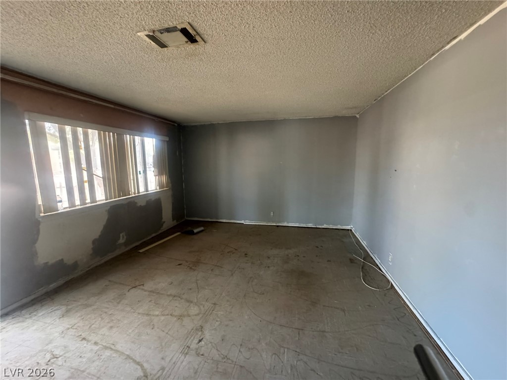 3001 Roseville Way Property Photo 17