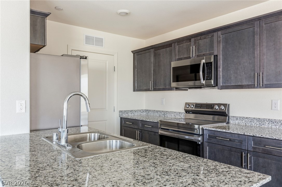 7030 Spicy Merlot Street Property Photo 20