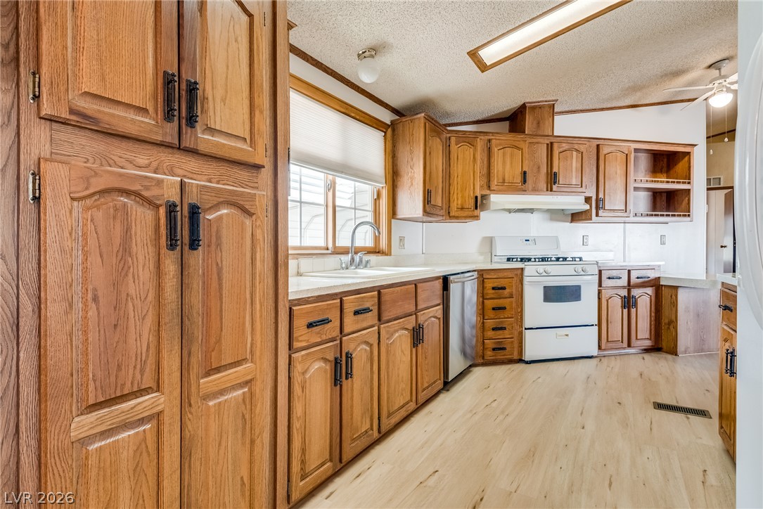 1005 Adobe Circle Property Photo 11