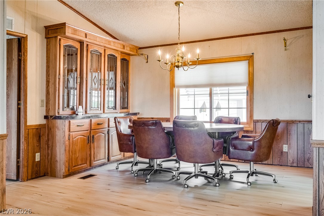 1005 Adobe Circle Property Photo 16