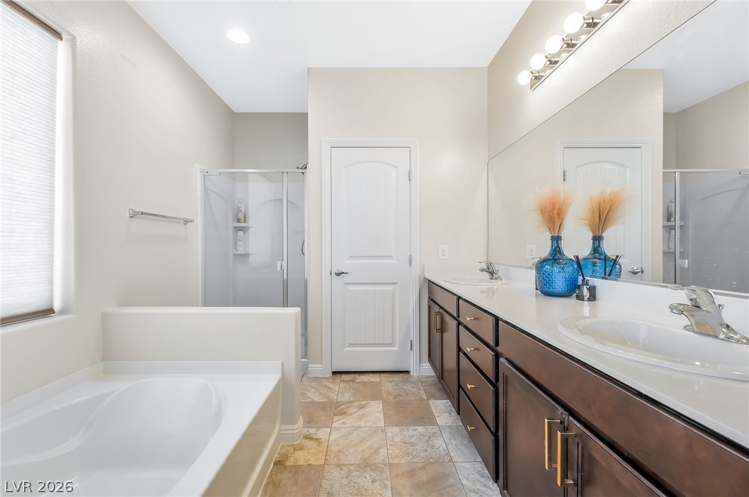 372 Monique Springs Street Property Photo 15