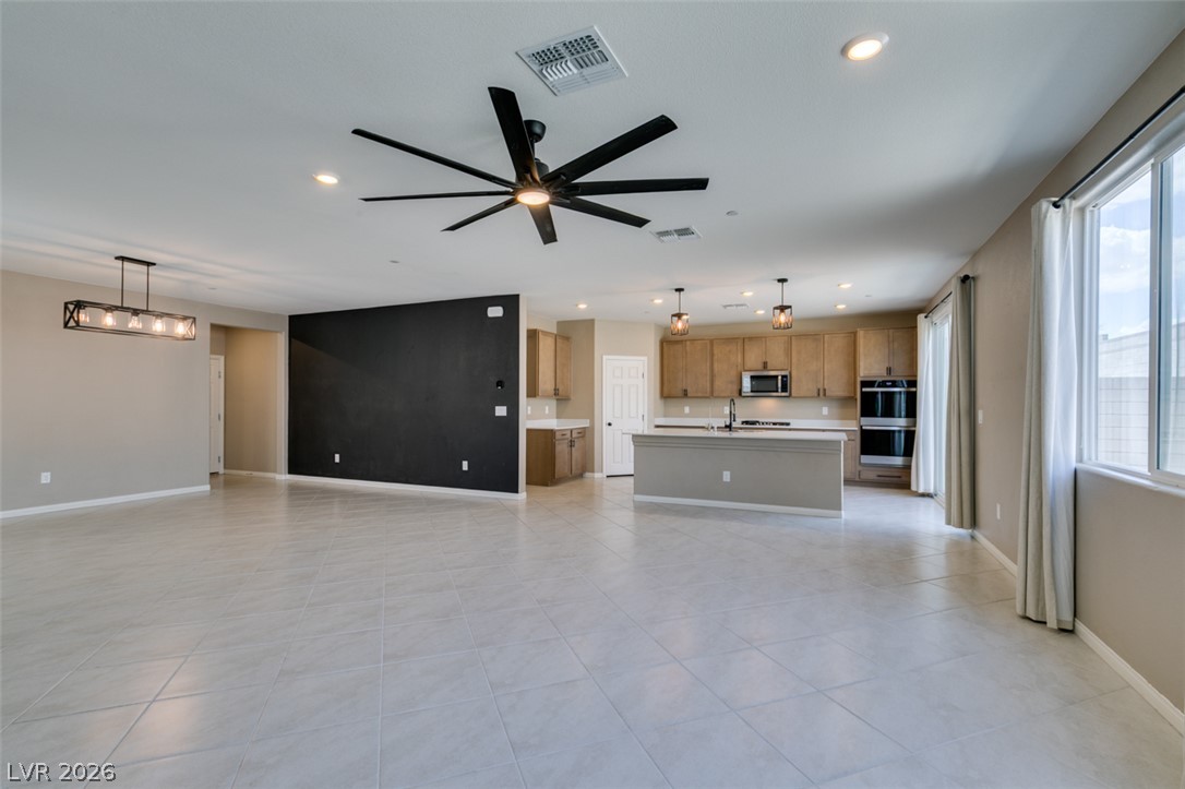9949 Locking Biner Avenue Property Photo 6