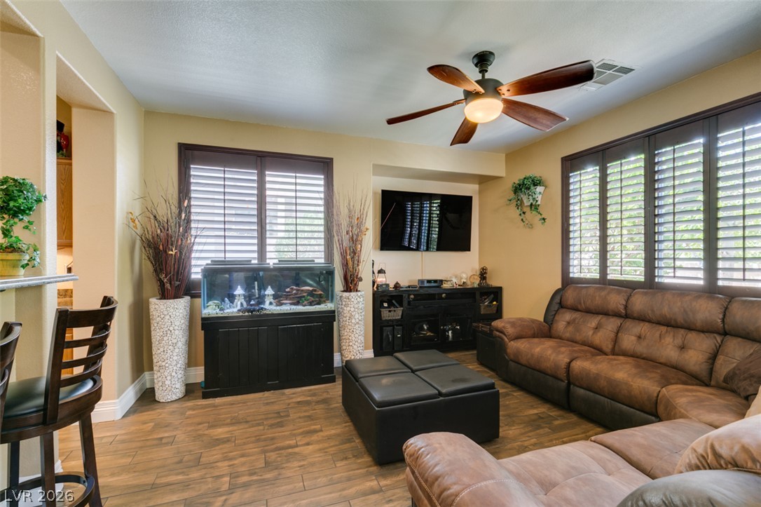 8455 Belmont Valley Street Property Photo 7