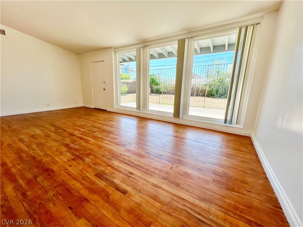 2300 Santa Clara Drive Property Photo 9