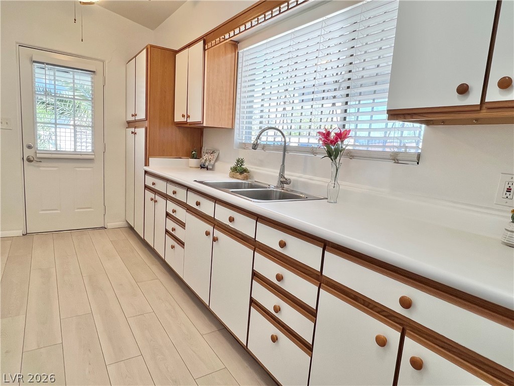 2300 Santa Clara Drive Property Photo 10