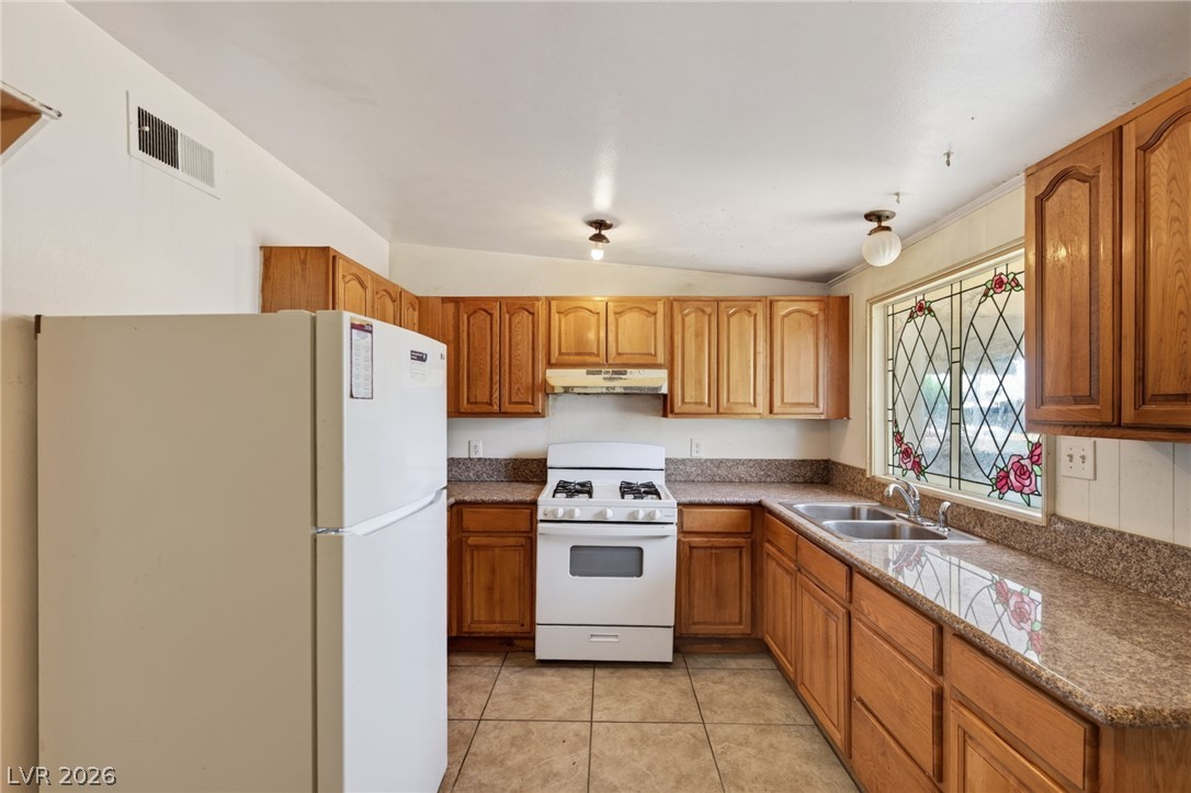 3021 Brady Avenue Property Photo 3