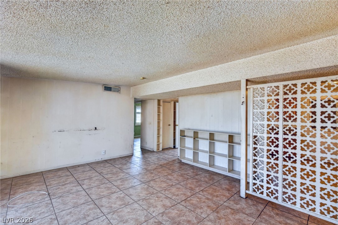 3021 Brady Avenue Property Photo 4