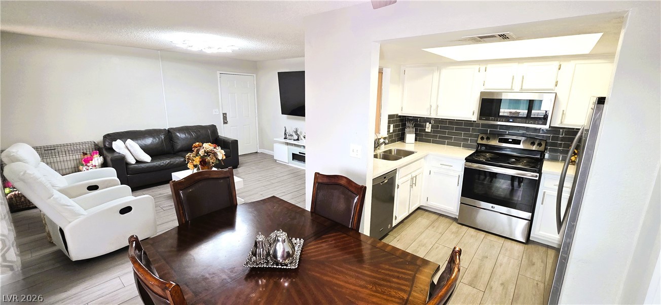 6117 West Oakey Boulevard A Property Photo 8