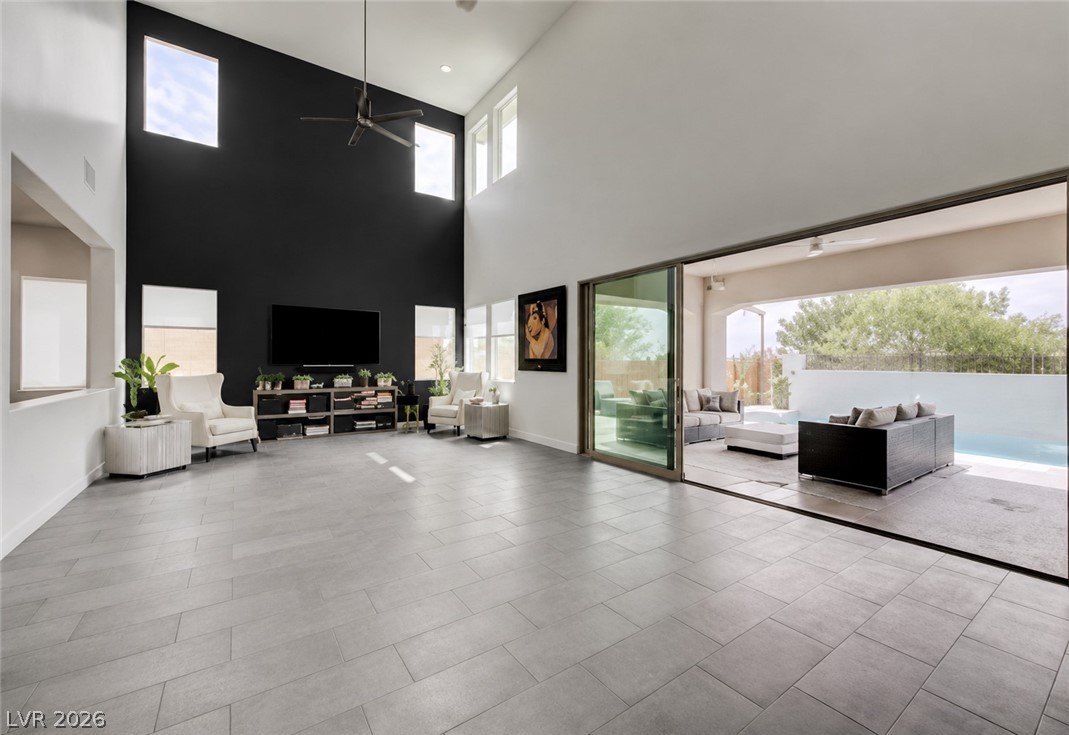 260 Tarragona Breeze Avenue Property Photo 12