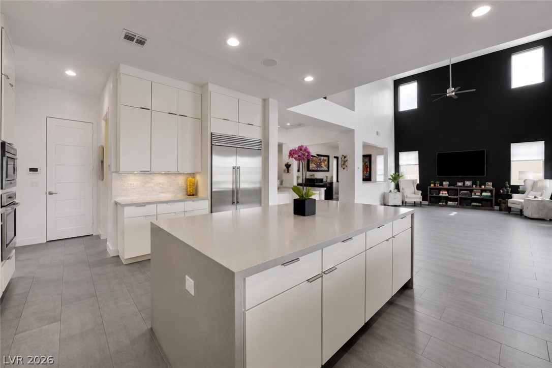 260 Tarragona Breeze Avenue Property Photo 13