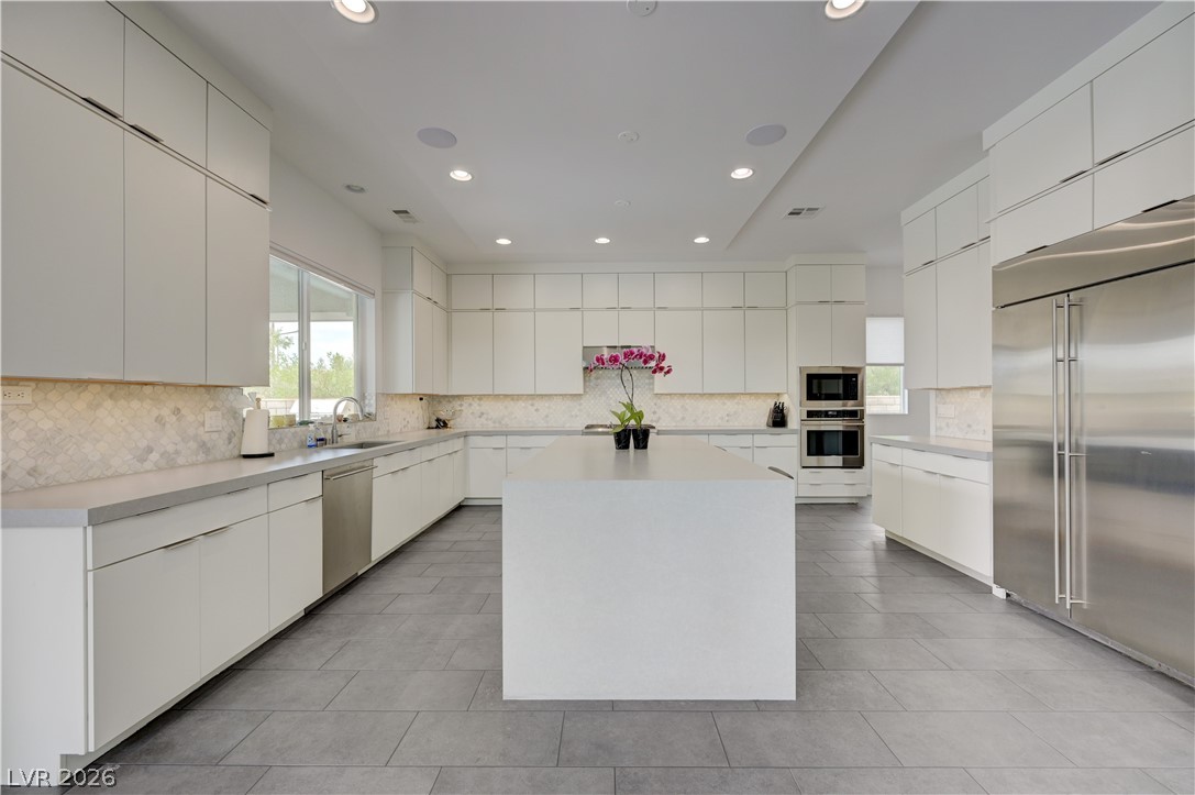 260 Tarragona Breeze Avenue Property Photo 17