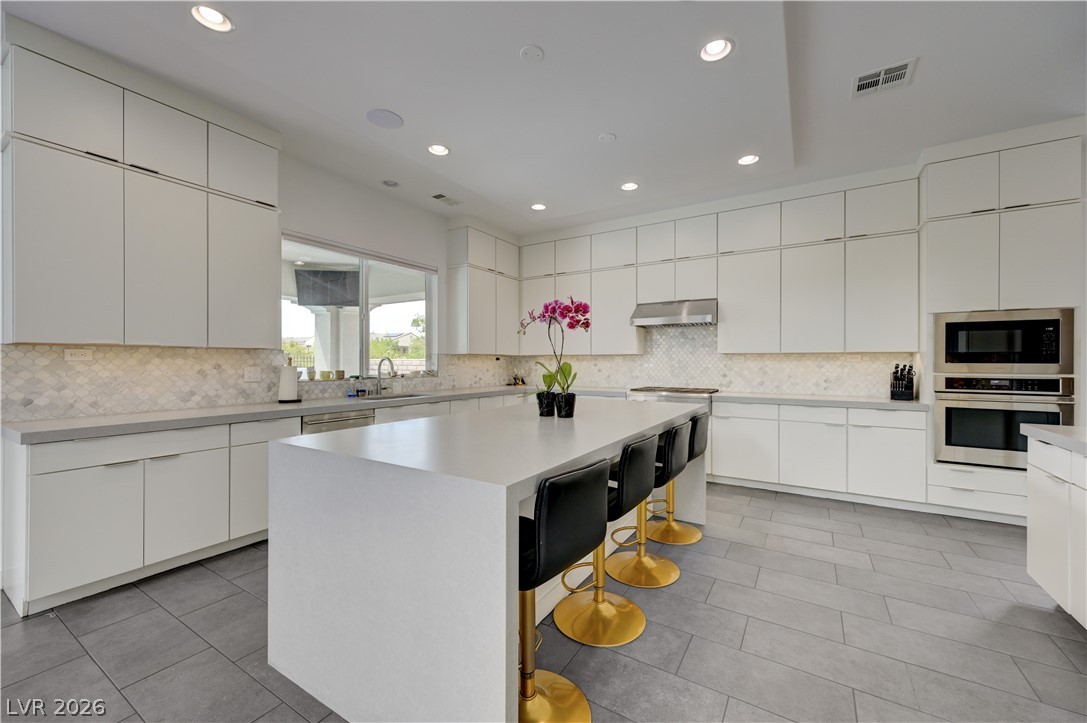 260 Tarragona Breeze Avenue Property Photo 18