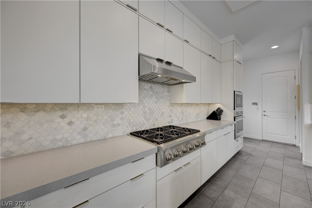 260 Tarragona Breeze Avenue Property Photo 21