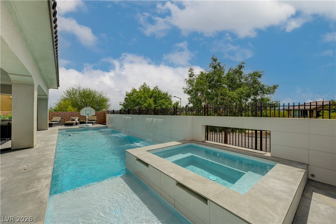 260 Tarragona Breeze Avenue Property Photo 28