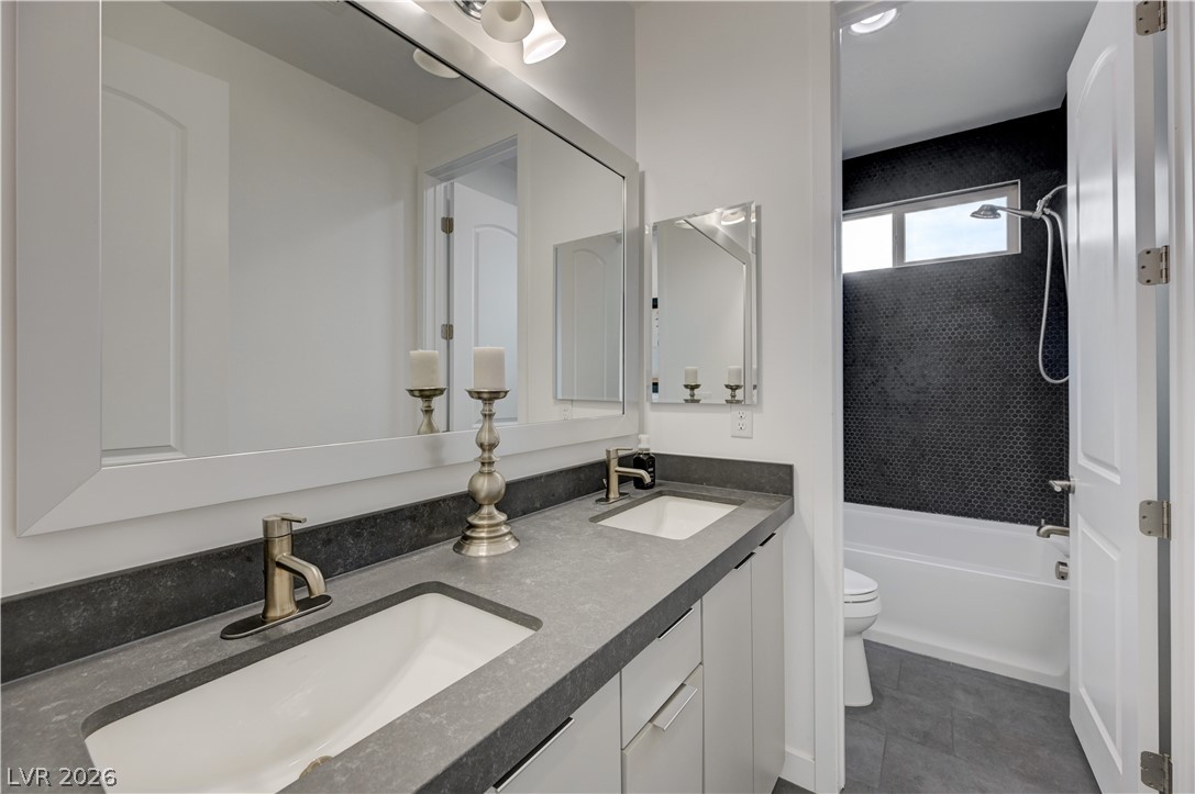 260 Tarragona Breeze Avenue Property Photo 39