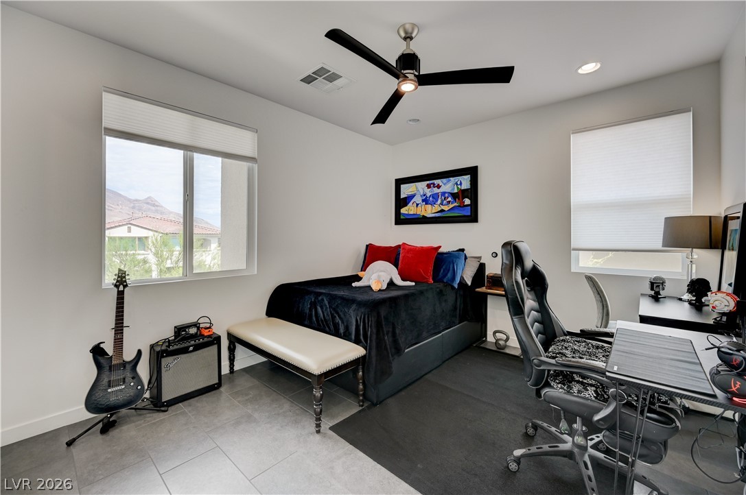 260 Tarragona Breeze Avenue Property Photo 40