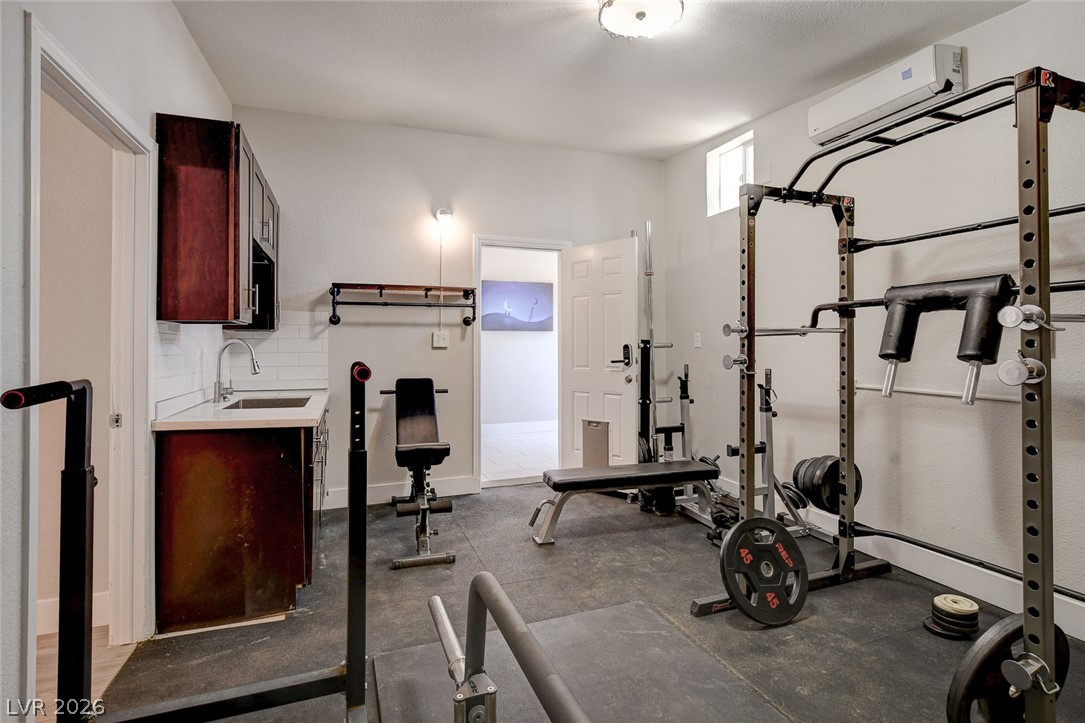 1077 Westminster Avenue Property Photo 12