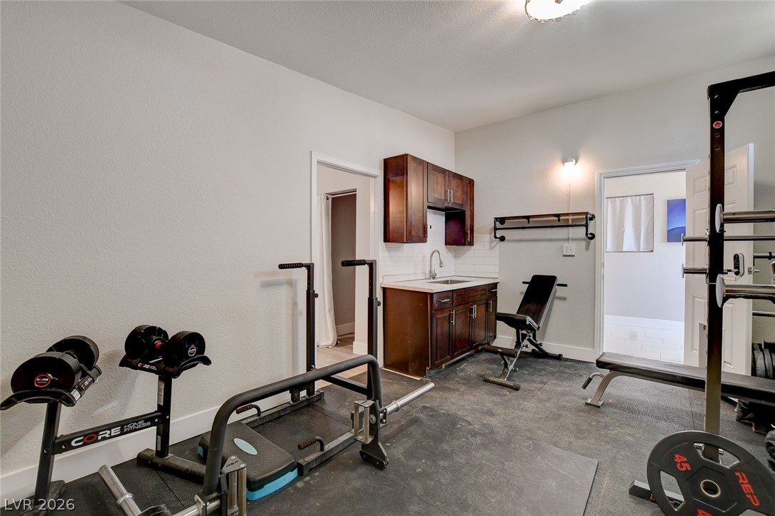 1077 Westminster Avenue Property Photo 13