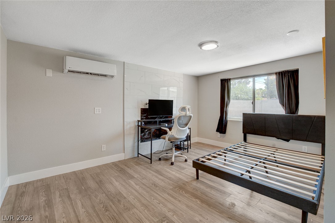 1077 Westminster Avenue Property Photo 49