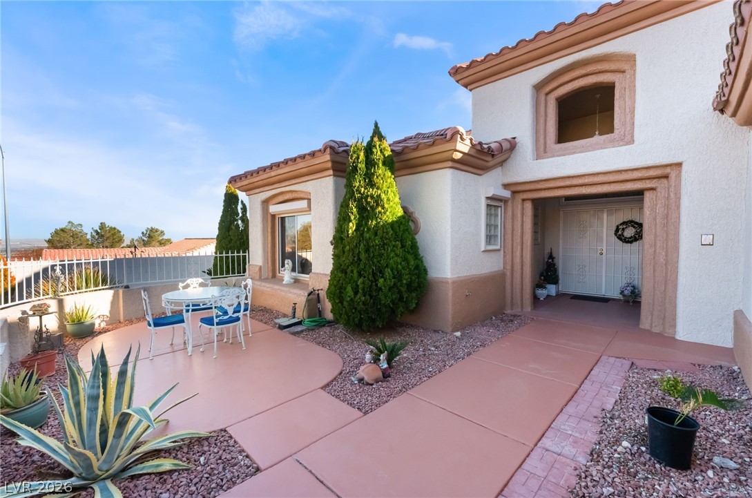 10529 Broom Hill Drive Property Photo 4